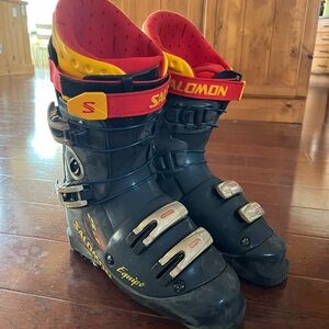 Salomon ski boot 
mondo 26.5